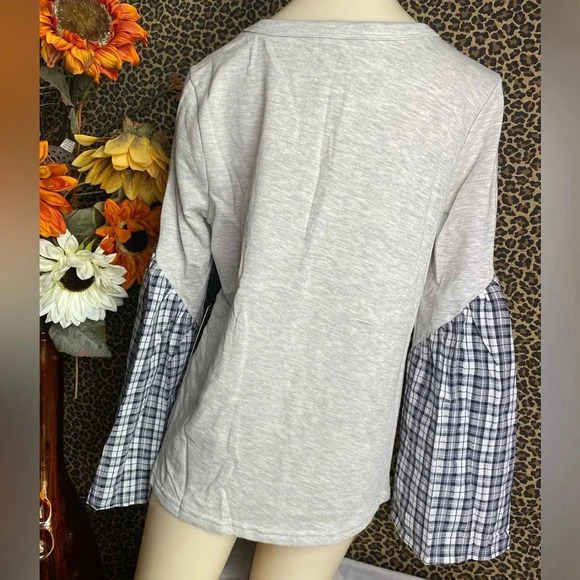 🌴3/$30🌴DOE & RAE Heather Grey/Navy Plaid Long Bell Sleeve Cotton Top NWT - Picture 8 of 12